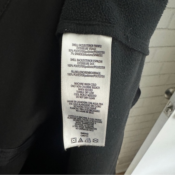 CLAVIN KLEIN PERFORMANCE Womenโs Plus Black Jacket - Picture 8 of 9